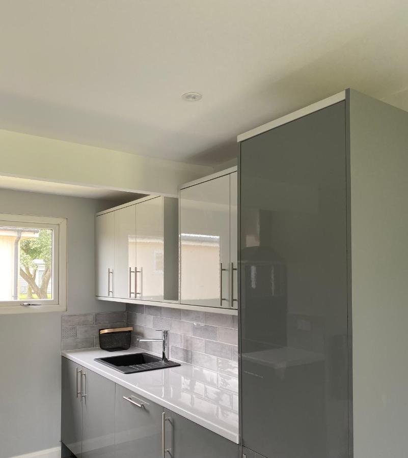 Shore Times Holiday Chalet Parkdean K75 Camber Bagian luar foto